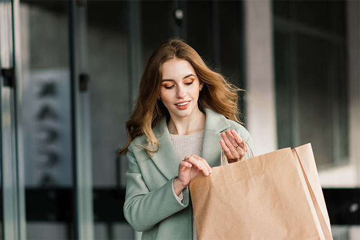 Woman Gets Kicked out Of Friend Group 2 Months In For Not Understanding How Trades Work