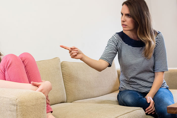 Mom’s Way Of Showing Love Makes Daughter Hate Herself, She Finally Blows Up
