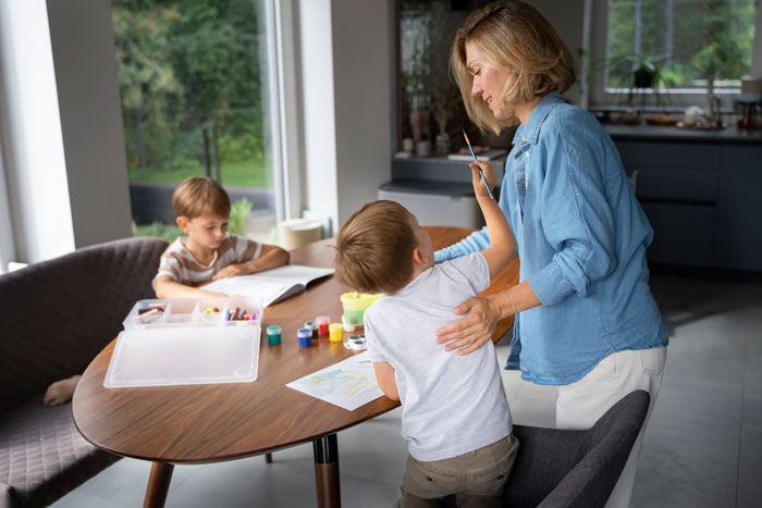 Lady Never Babysits For Single Mom Friend, She Gets Mad When Woman Babysits For Someone Else