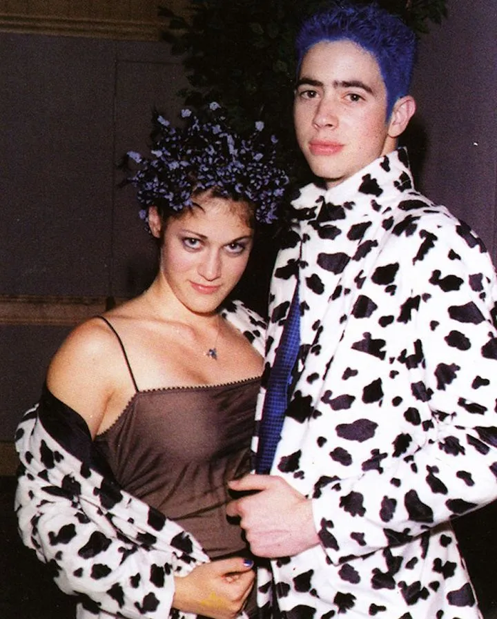 Lizzy Caplan (2000)